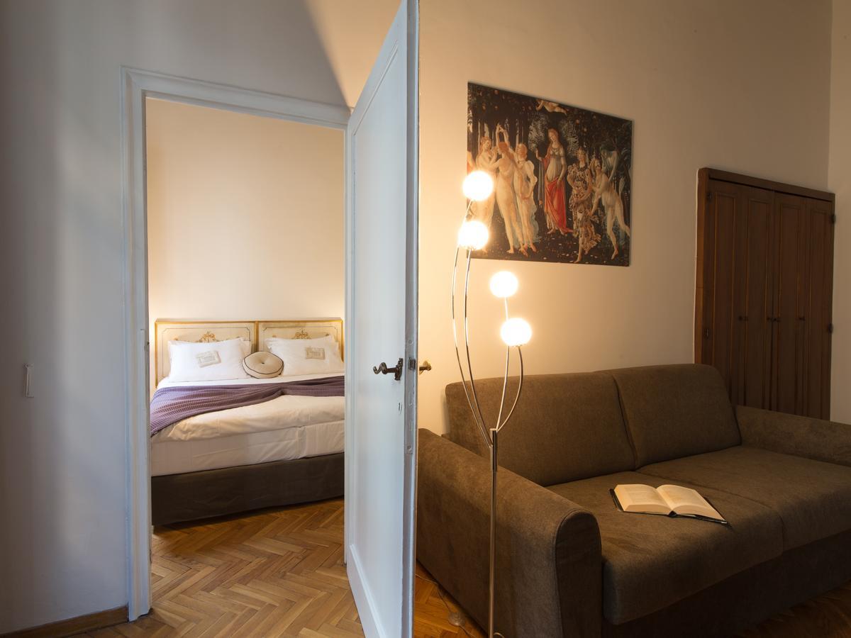 Coco Places Firenze Tornabuoni Apartment ภายนอก รูปภาพ